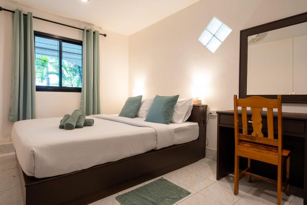 Lanta School Beach Resort photo 2