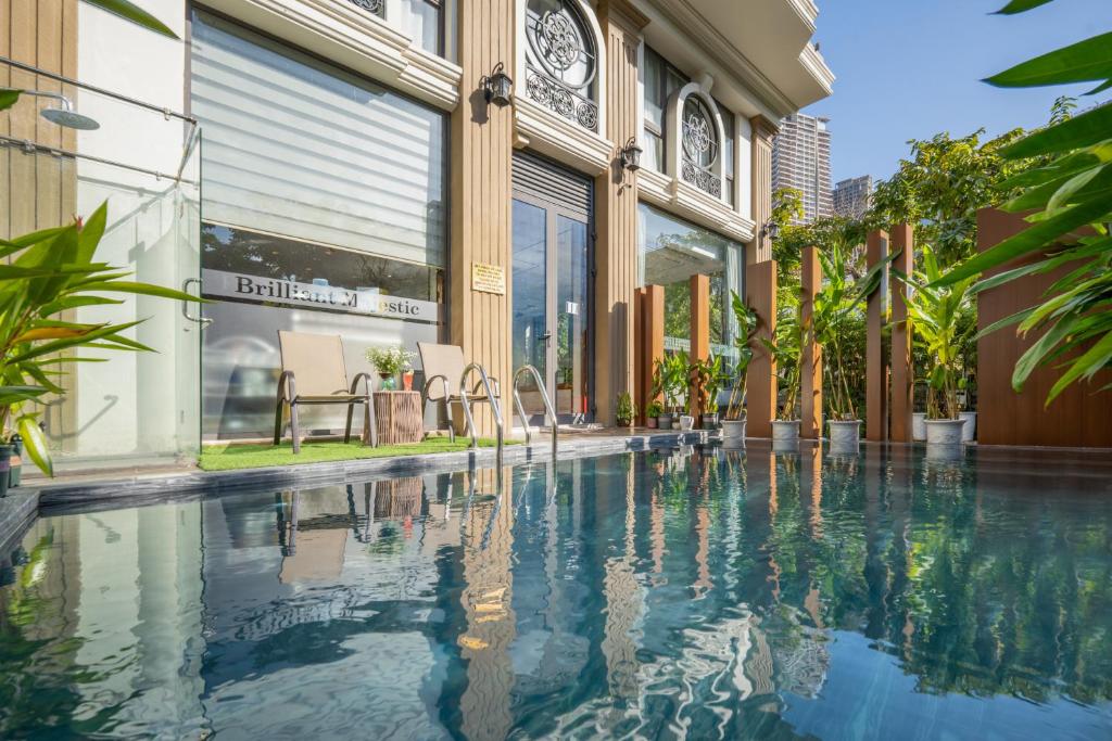 Brilliant Majestic Hotel & Cafeteria