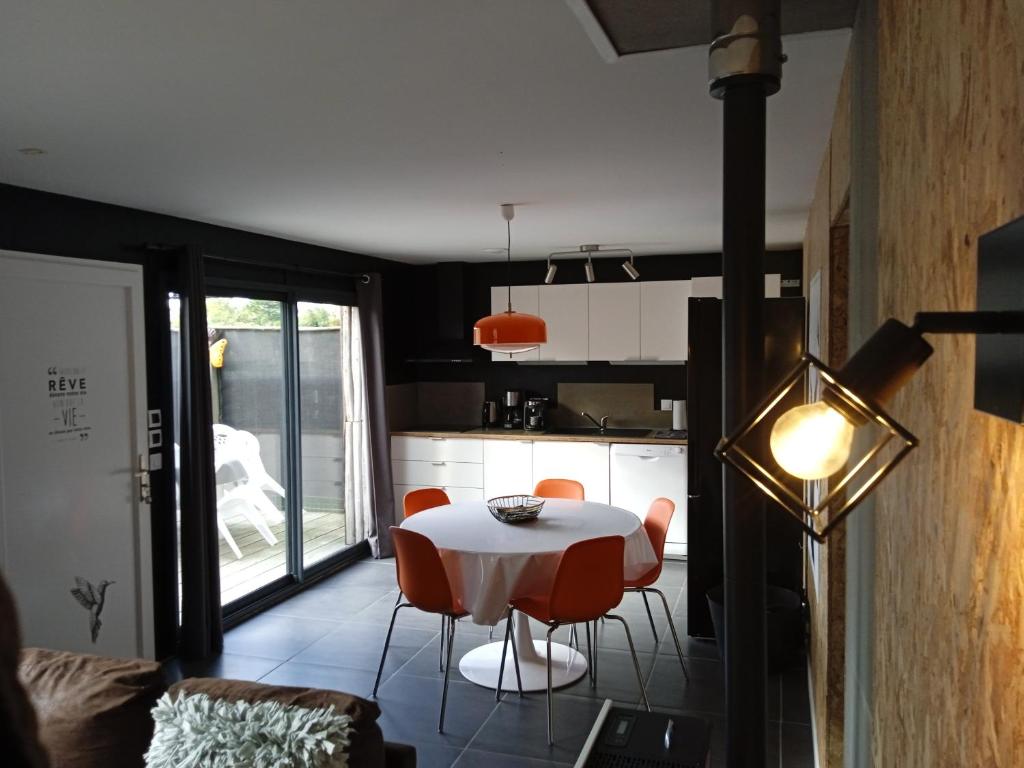Gite atypique calme en centre ville avec spa photo 4