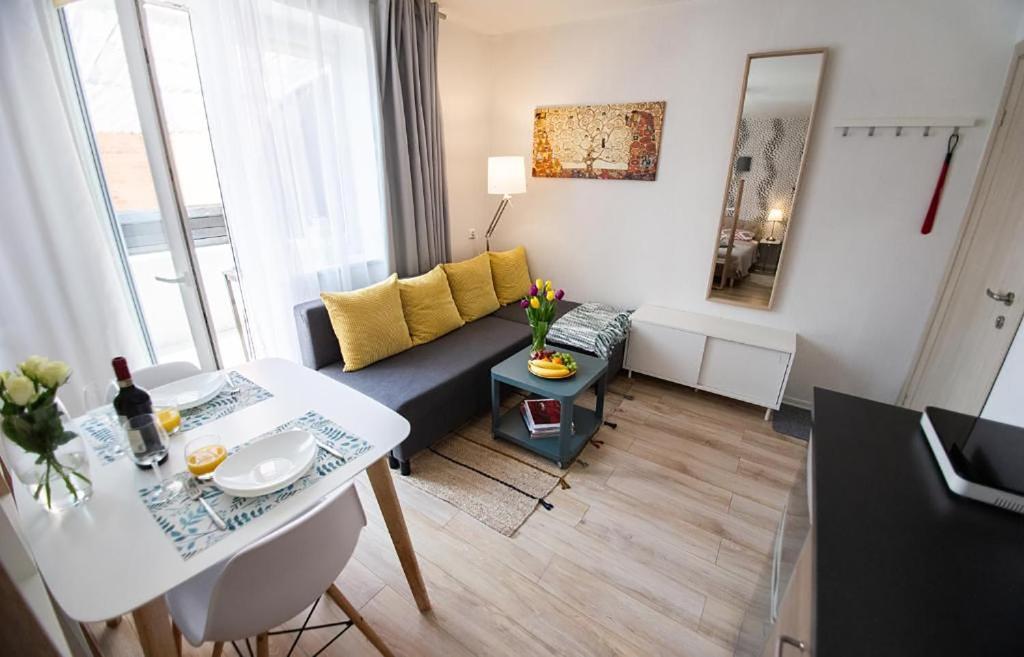 Jauki studija su dideliu balkonu Nidos centre
