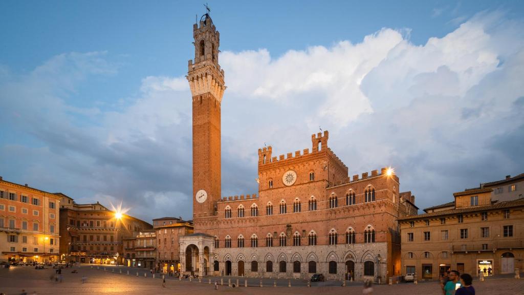 Blossoms of Siena - Tap to explore photos