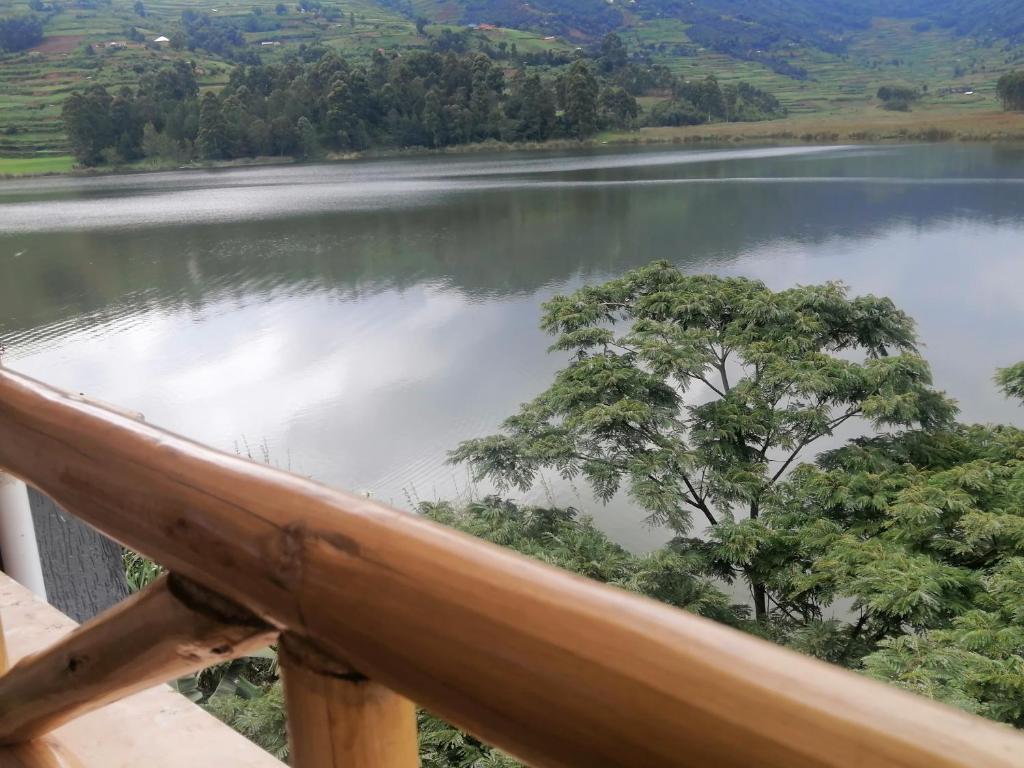 Bunyonyi Lakefront Leisure Lodge photo 2