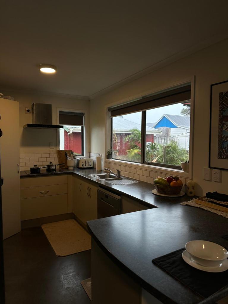 Surf Stay Ahipara - 200m to the beach 2m to the pool photo 1