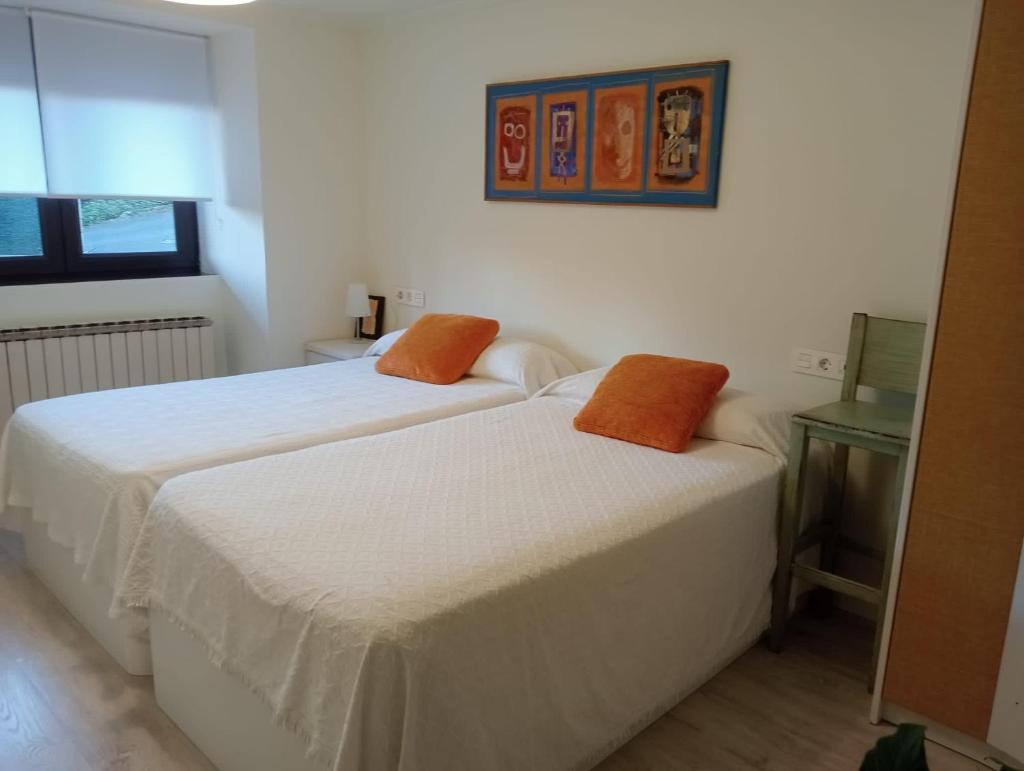 Apartado y cerca de todo photo 2