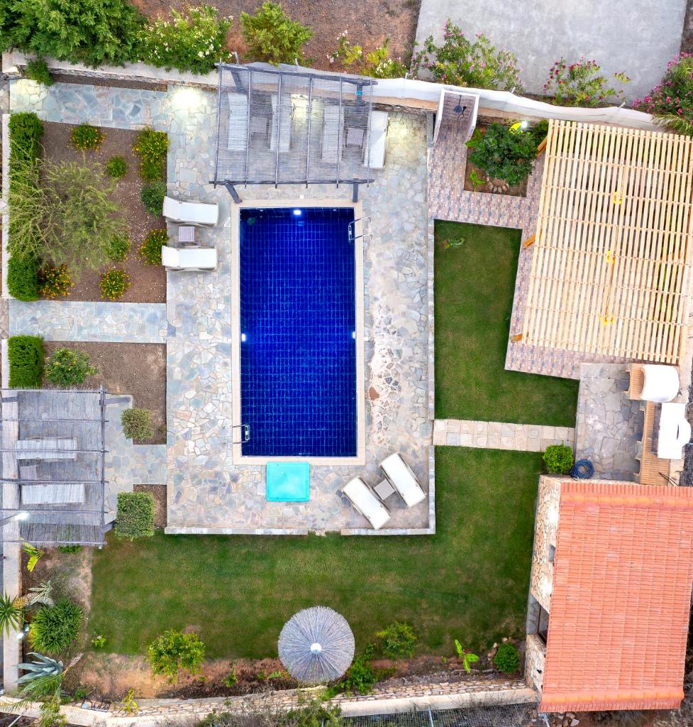 Memi Beach front Villa photo 1