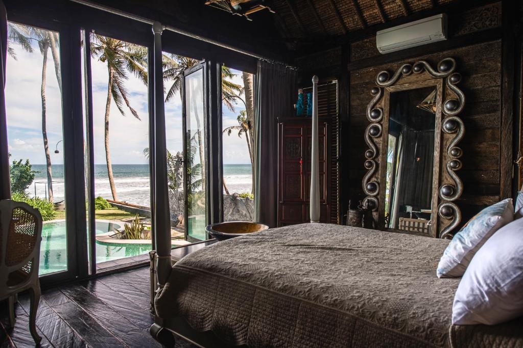 Beachfront Villa Laut photo 2