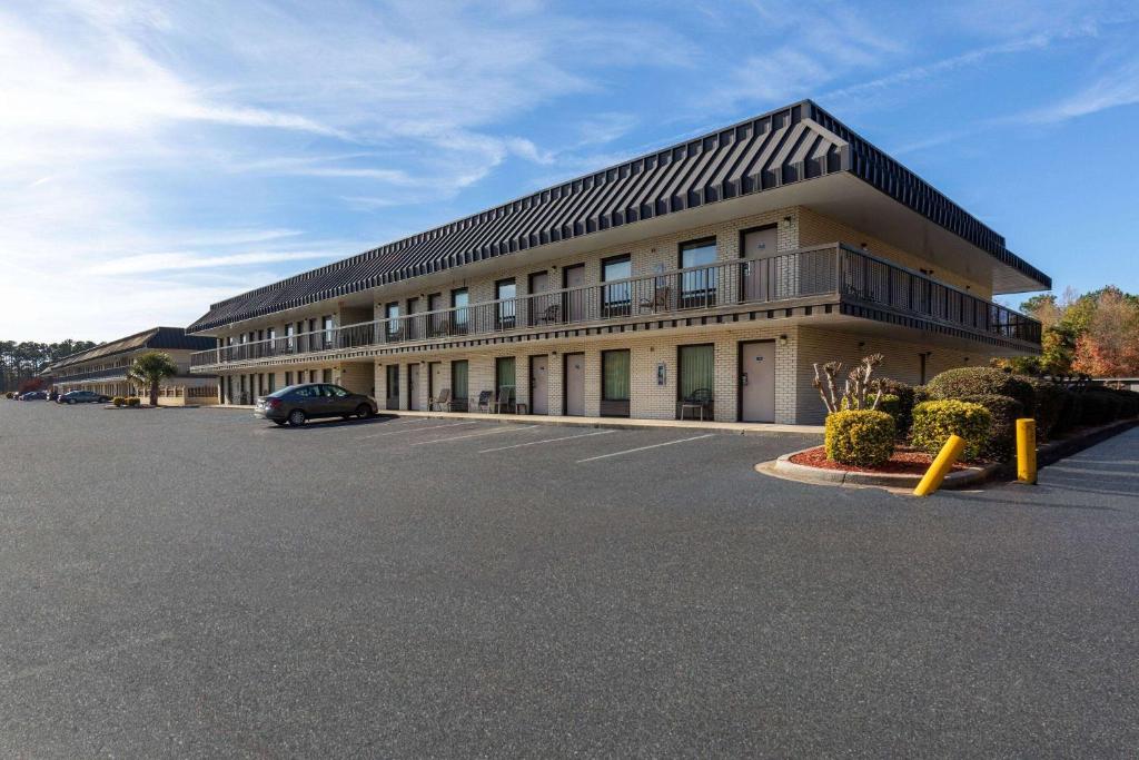 Days Inn by Wyndham Florence/I-95 North photo 4
