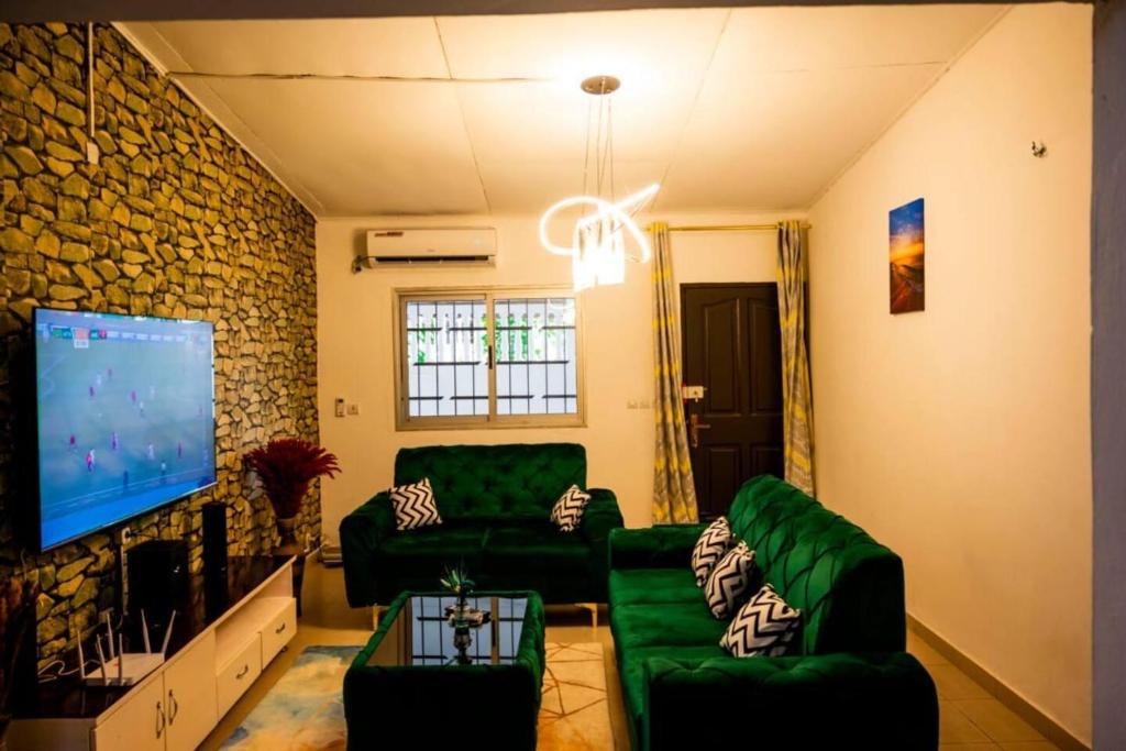 Stunning 4-Bed Villa in cocody engre Abidjan photo 2