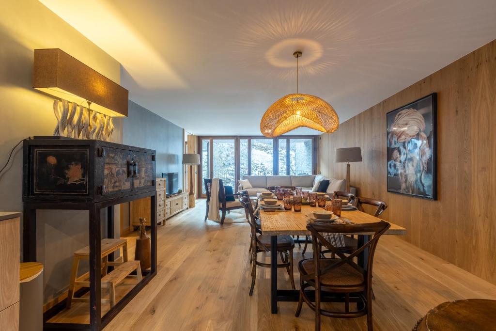 Isard Homes by Select Rentals HUT1-008413 photo 3