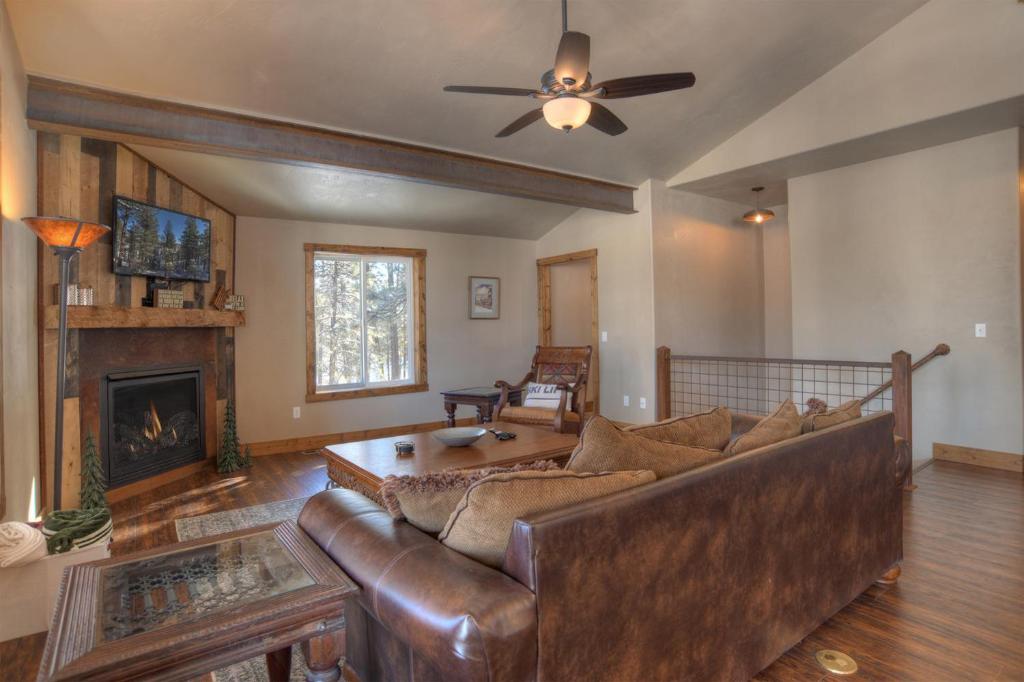 PS - Crestview Cabin photo 3