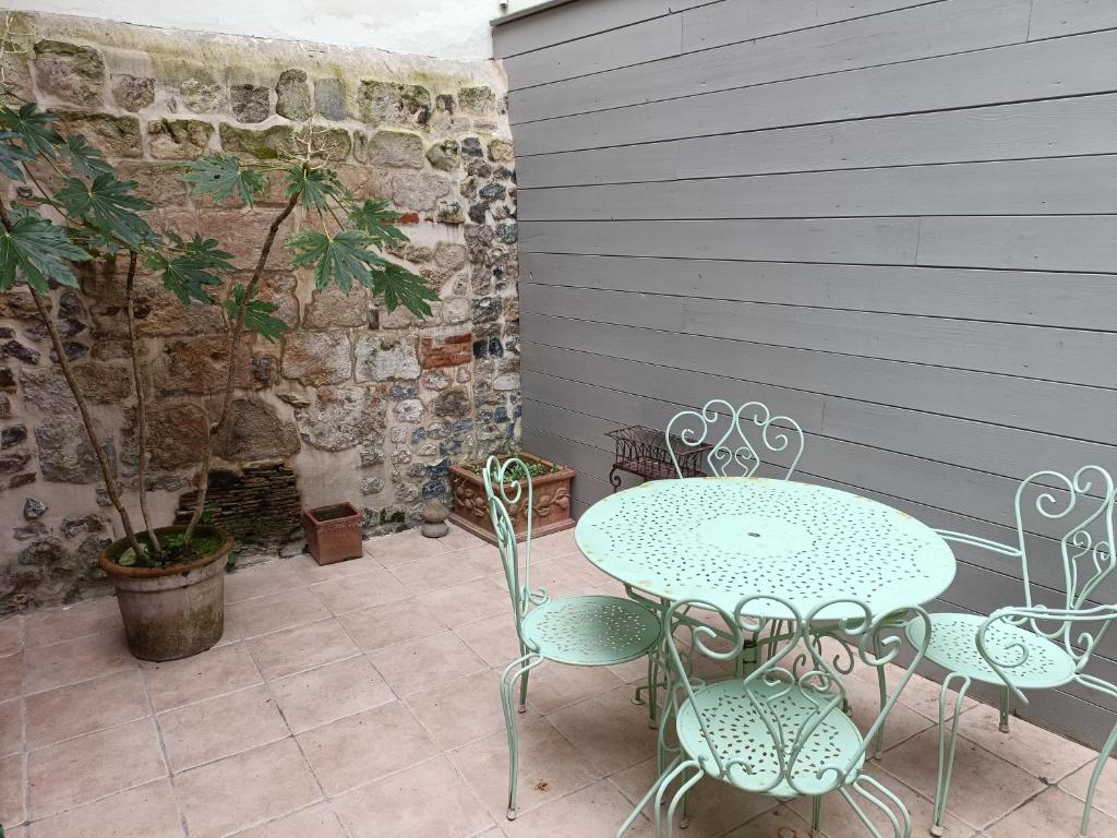 Lovely cottage in Honfleur center photo 4