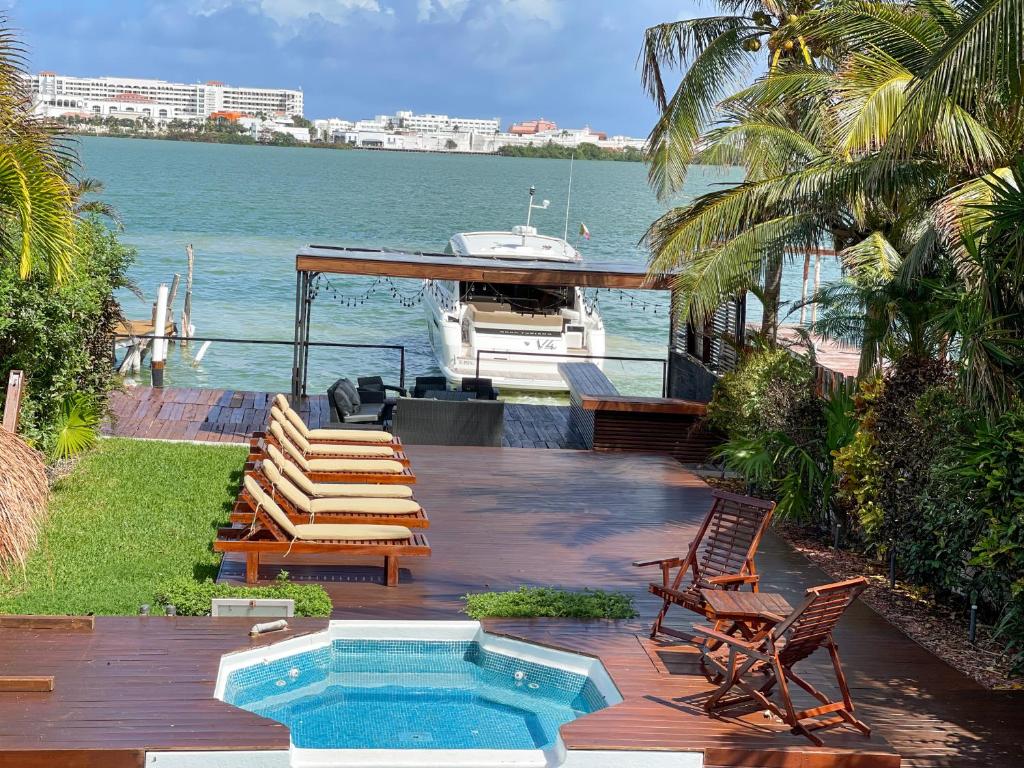 5BR Private Waterfront Villa with Pool & Terrace by Solmar Rentals photo 2