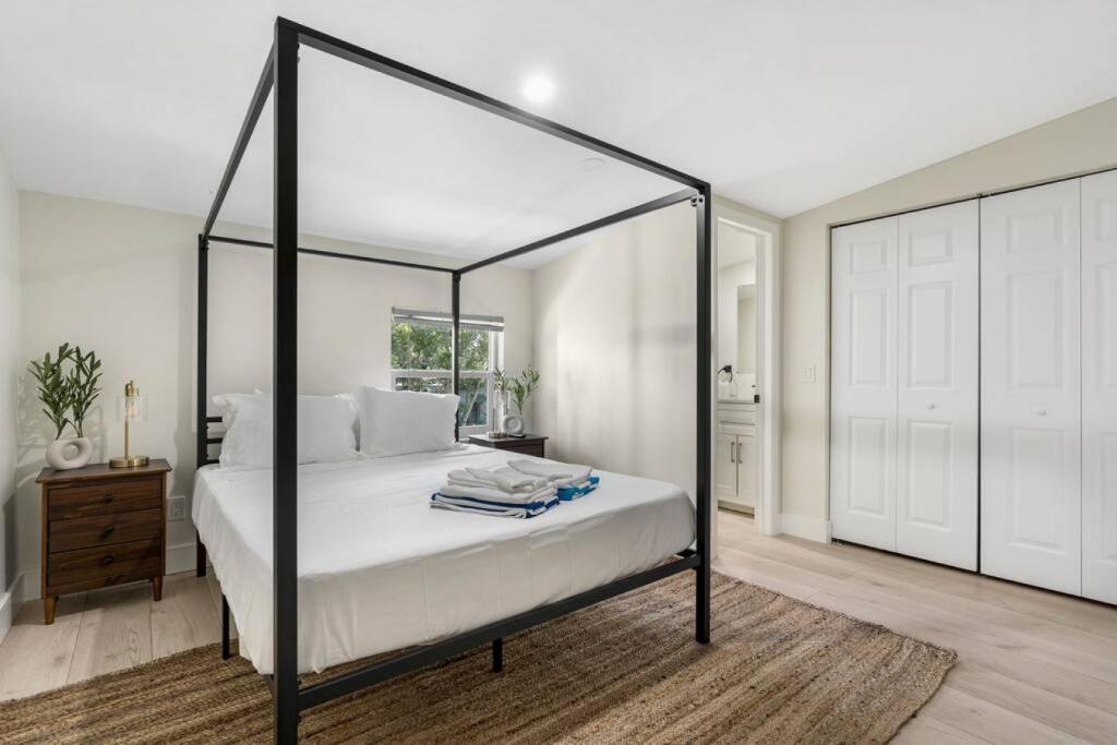 Tropical Pool Loft with SMART TVS image