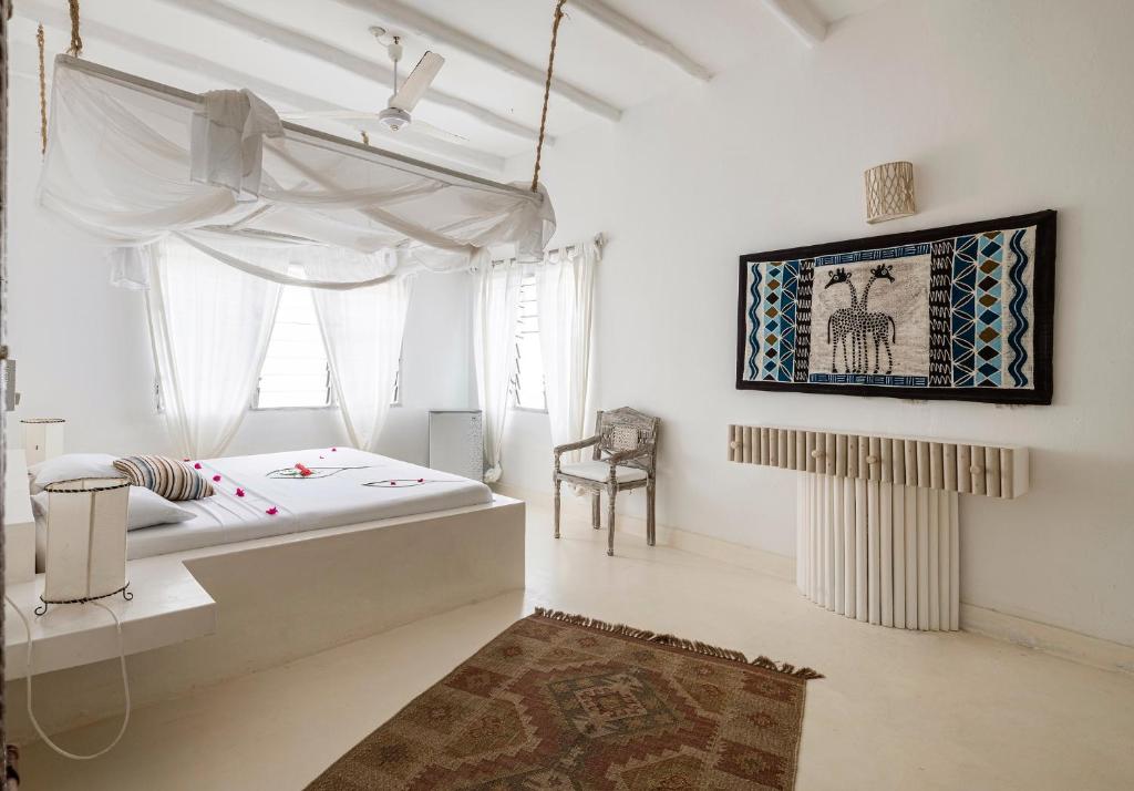 Chris House solo camere photo 2