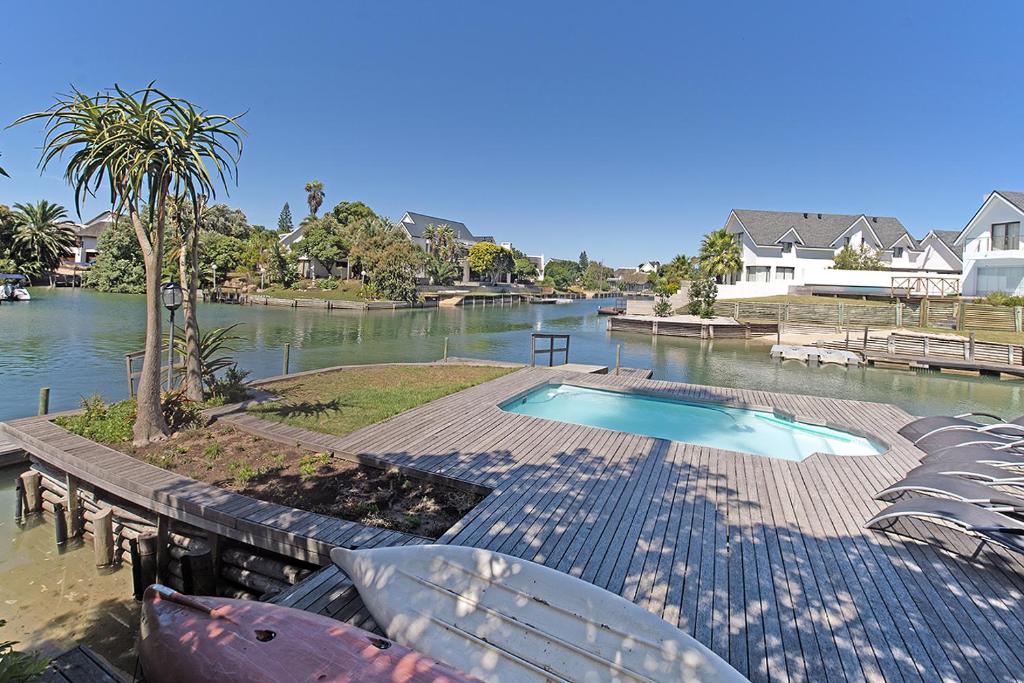 St Francis Bay Canal Side Oasis photo 3