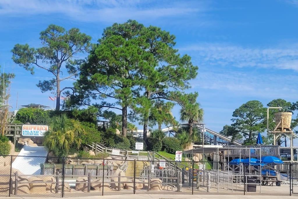 Sand Dune! Sleeps 6. Two pools, walk to the beach! photo 2