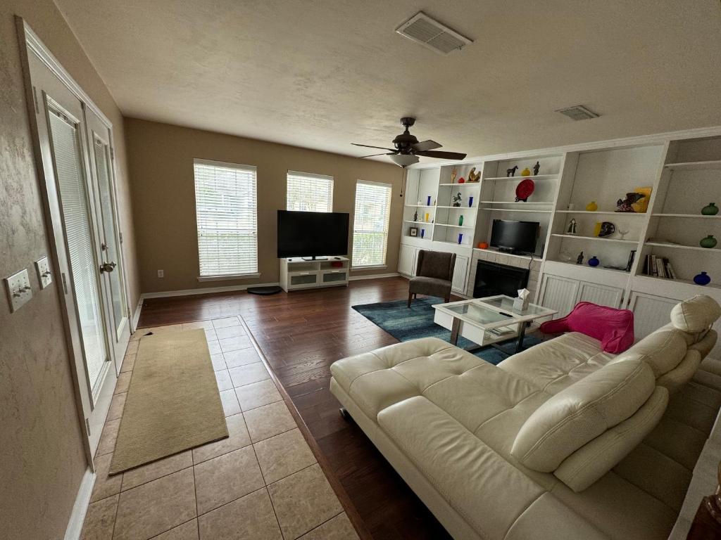 A stylish and Comfy Place to Stay photo 2