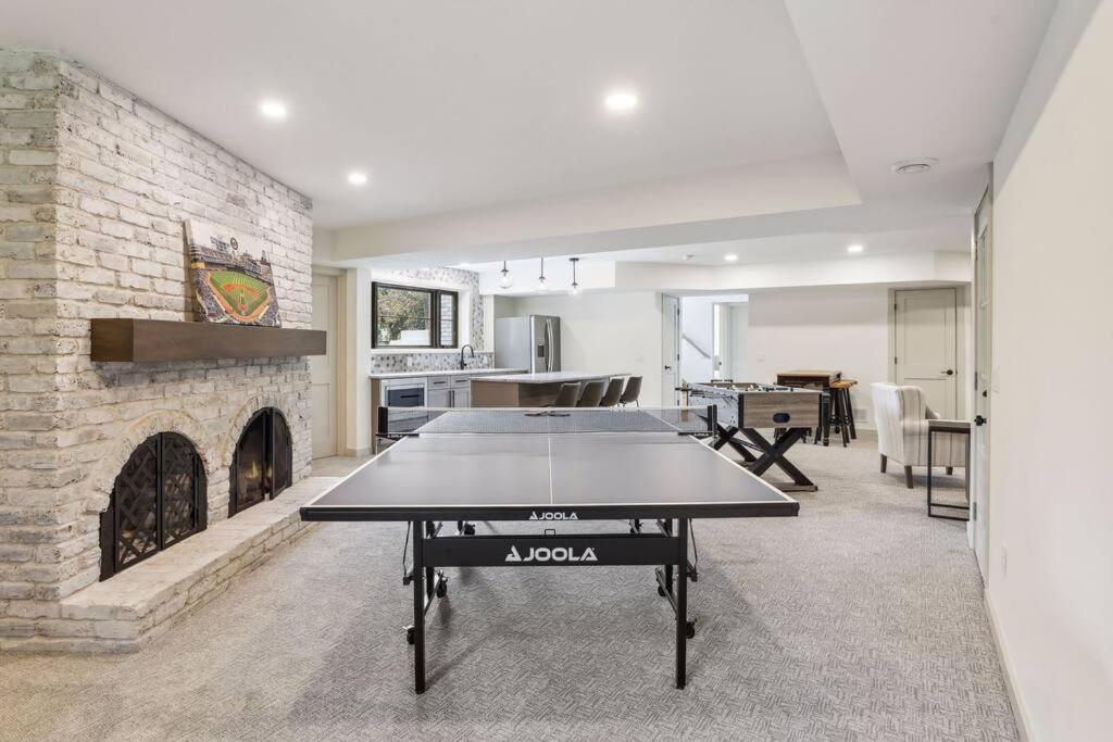 Luxury Hastings Home, Sleeps 18+ photo 4
