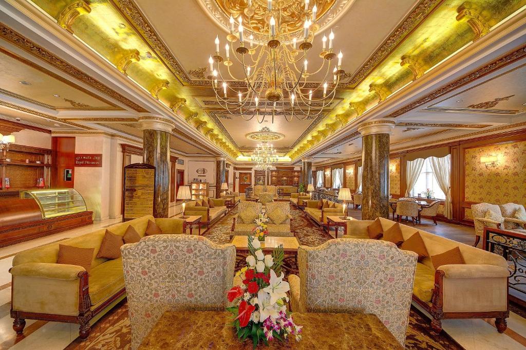 {
  "en-gb": "Royal Ascot Hotel"
} photo 3