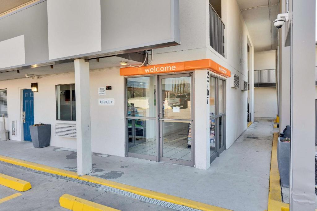 Motel 6-Austin, TX - South - Airport photo 2