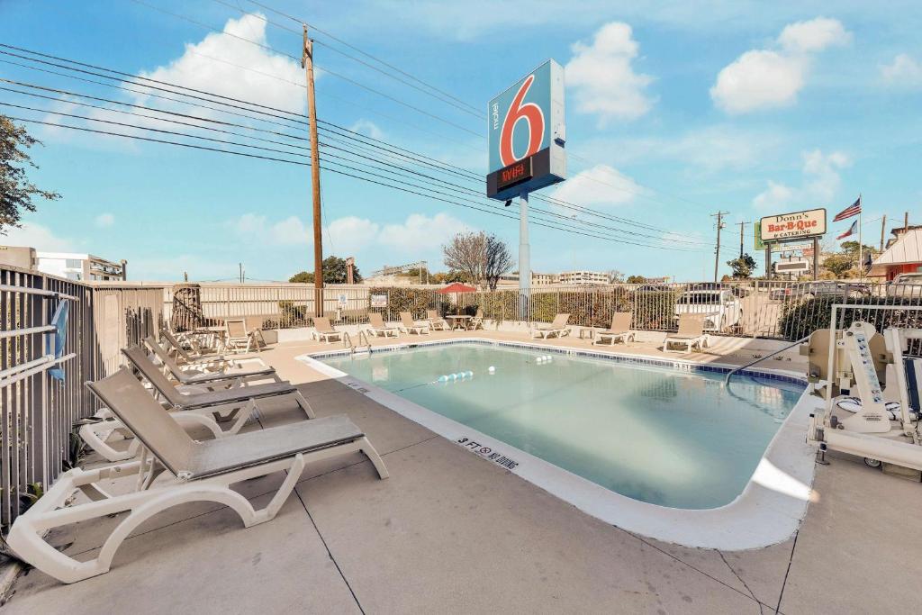 Motel 6-Austin, TX - South - Airport photo 3