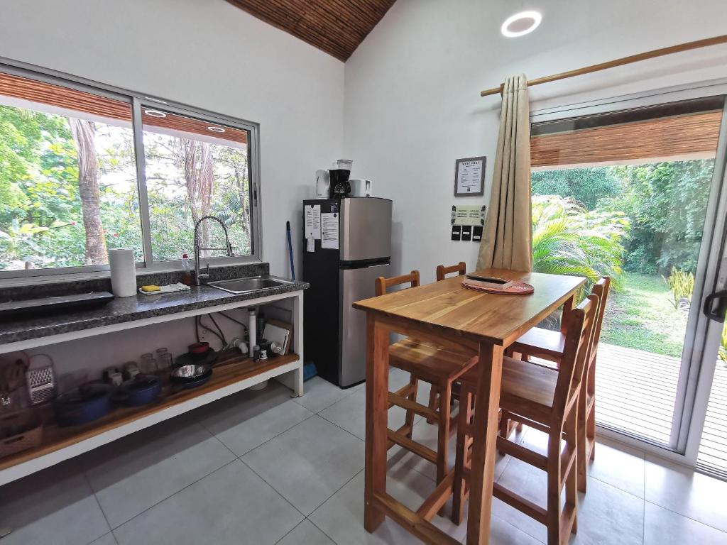 Armadillo Eco Bungalows - Santa Teresa photo 3
