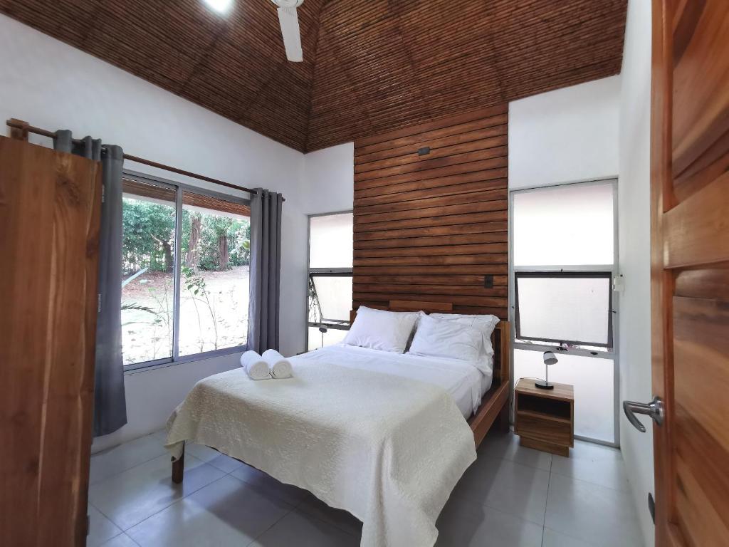 Armadillo Eco Bungalows - Santa Teresa photo 4