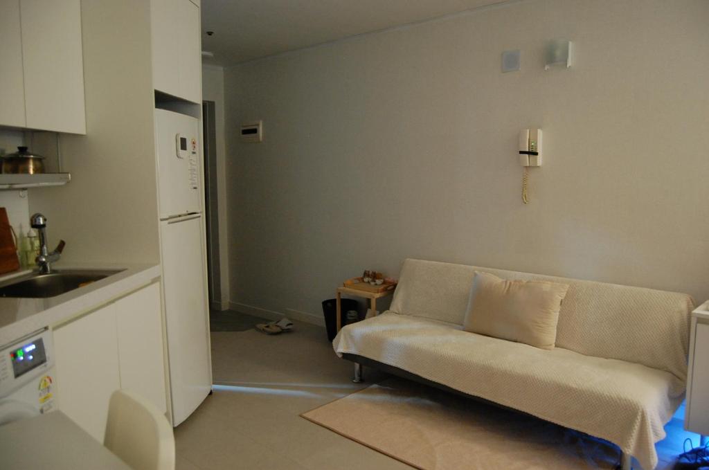 Newly Renovated House in Yatap-dong photo 3