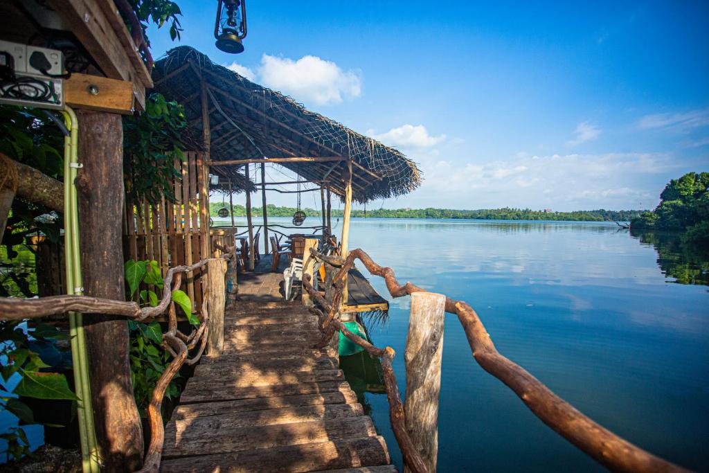 Aki Luna Lagoon Resort Hikkaduwa photo 3