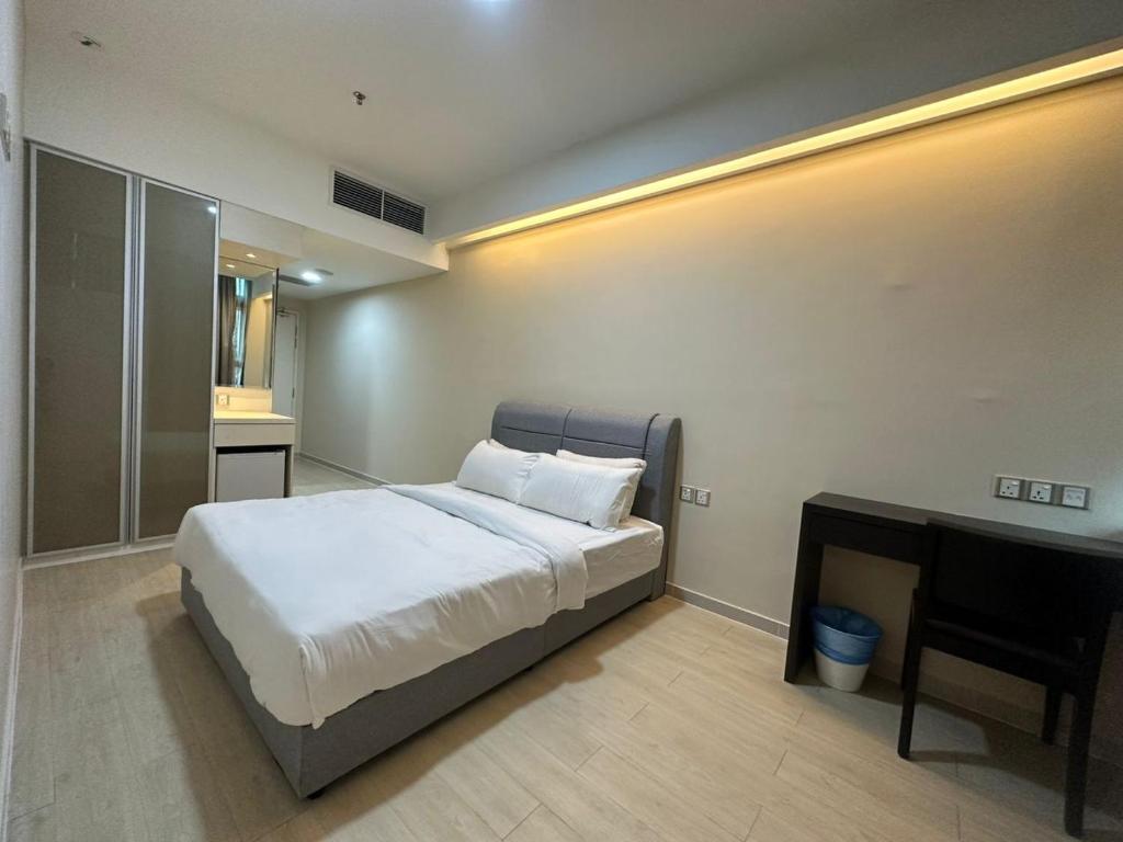Greystone Centrestage PJ photo 1