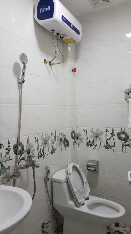 Love Hotel - Lô TT6, KDT Văn Phú- by Bay Hostel