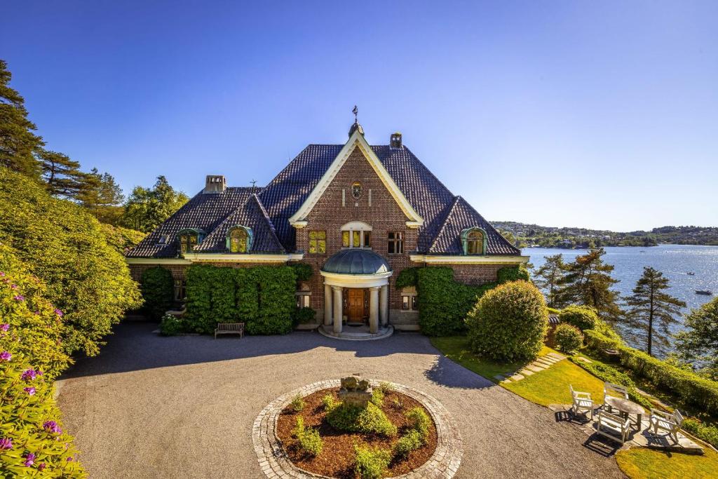 Unique Victorian Villa with private coastline