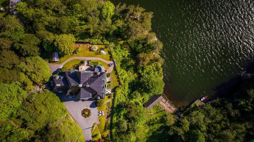 Unique Victorian Villa with private coastline photo 1