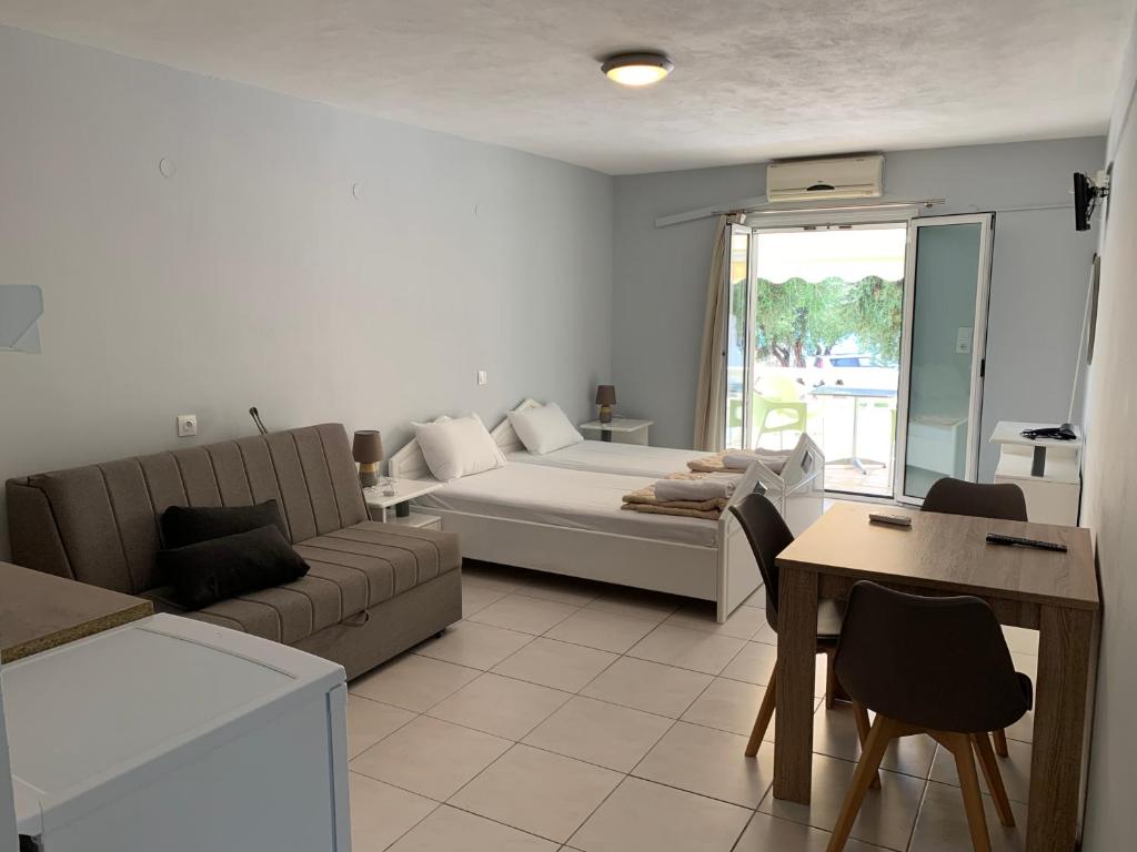 Elia Beach Apartments Vrachos photo 4