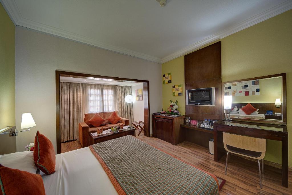 {
  "en-gb": "Ascot Hotel"
} photo 4