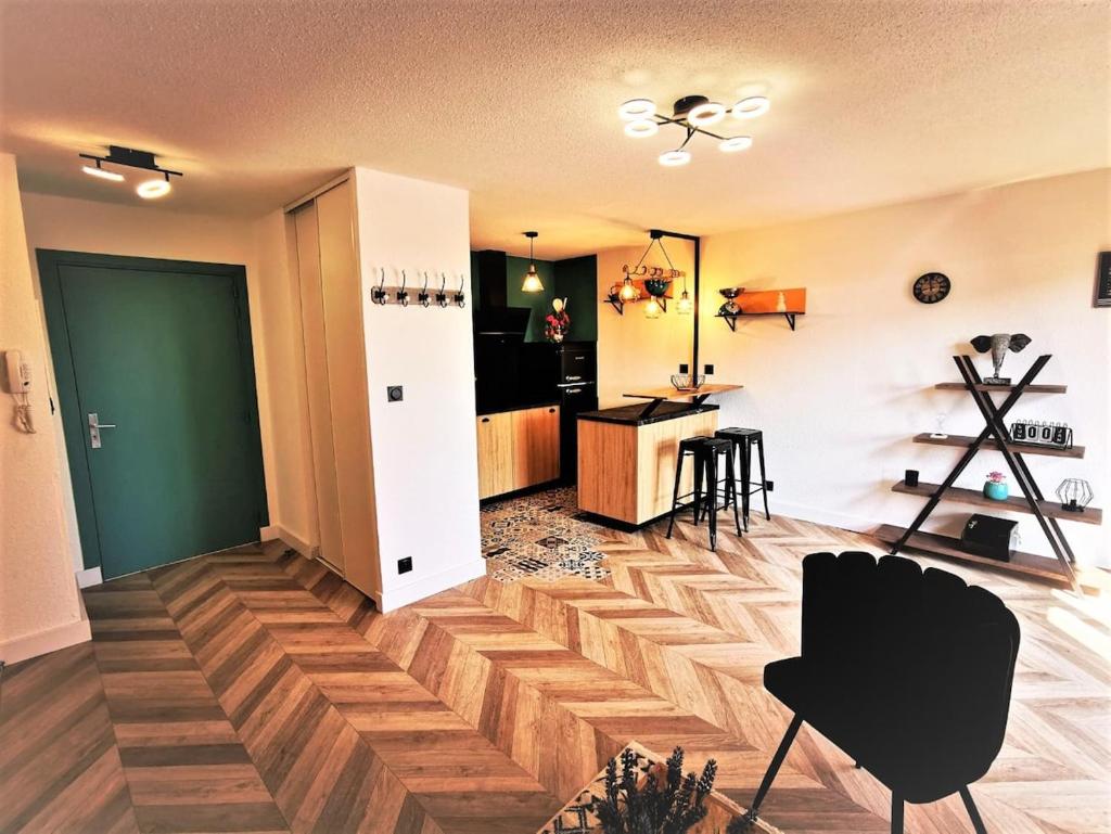 T2 Cosy ₪ Residence Securise ₪ Airbus ₪ Piscine photo 4