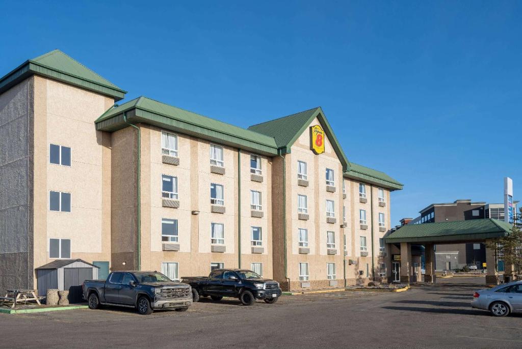 Super 8 by Wyndham Edmonton International Airport photo 1