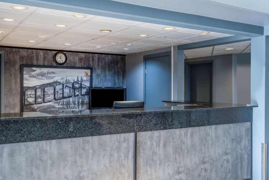 Super 8 by Wyndham Edmonton International Airport photo 4