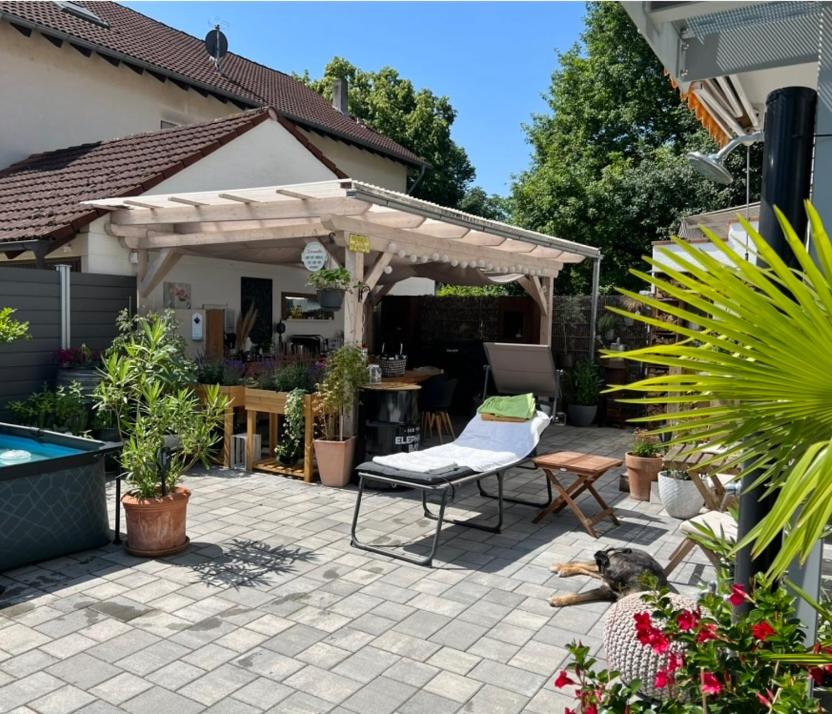 Schöne Ferienwohnung mit Garten