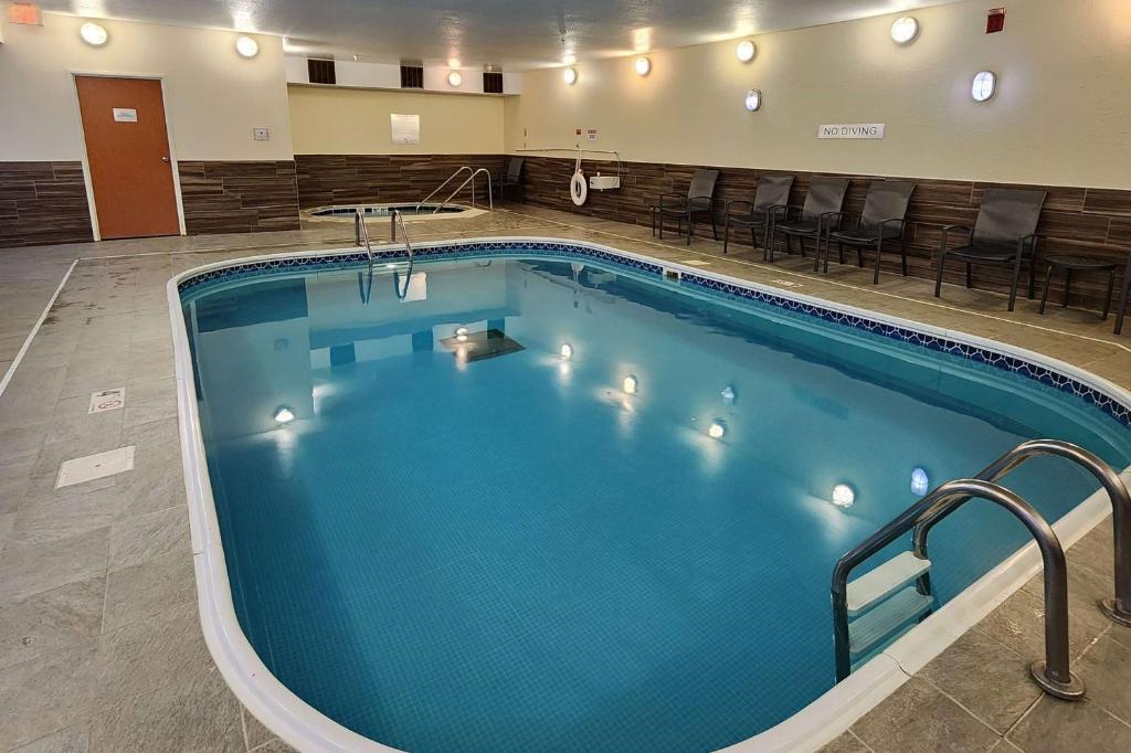 AmericInn by Wyndham St Cloud MN Shopping Area photo 4
