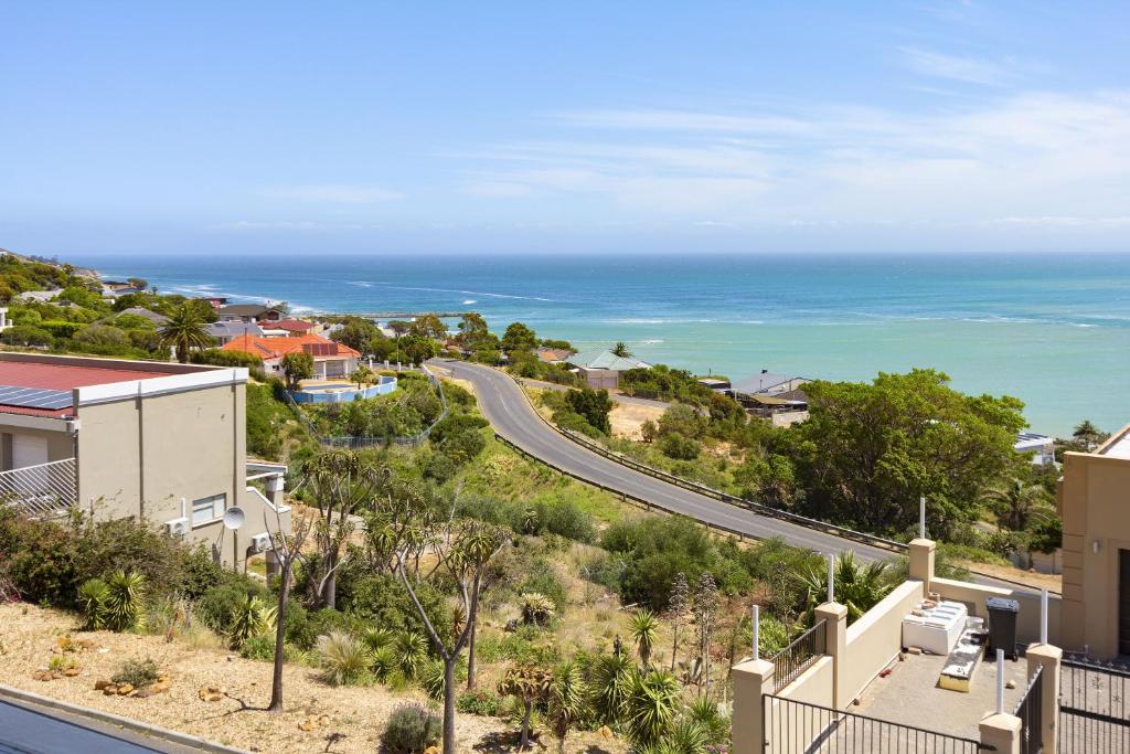 Atlantic Sky Villa photo 1
