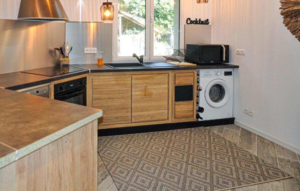 2 Bedroom Cozy Home In Aramon photo 2