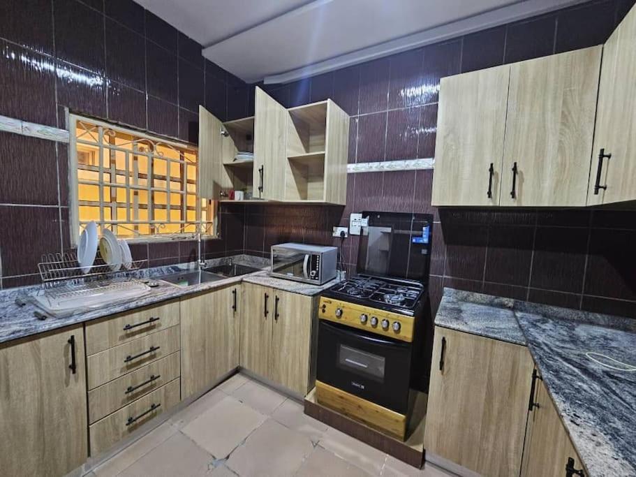 Luxury & Spacious Room in Abuja photo 1
