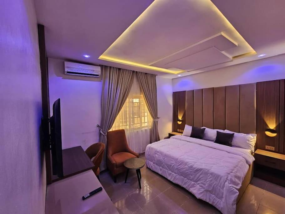 Luxury & Spacious Room in Abuja photo 3
