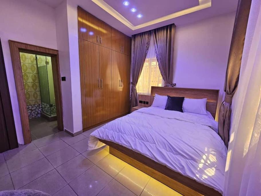 Luxury & Spacious Room in Abuja photo 4