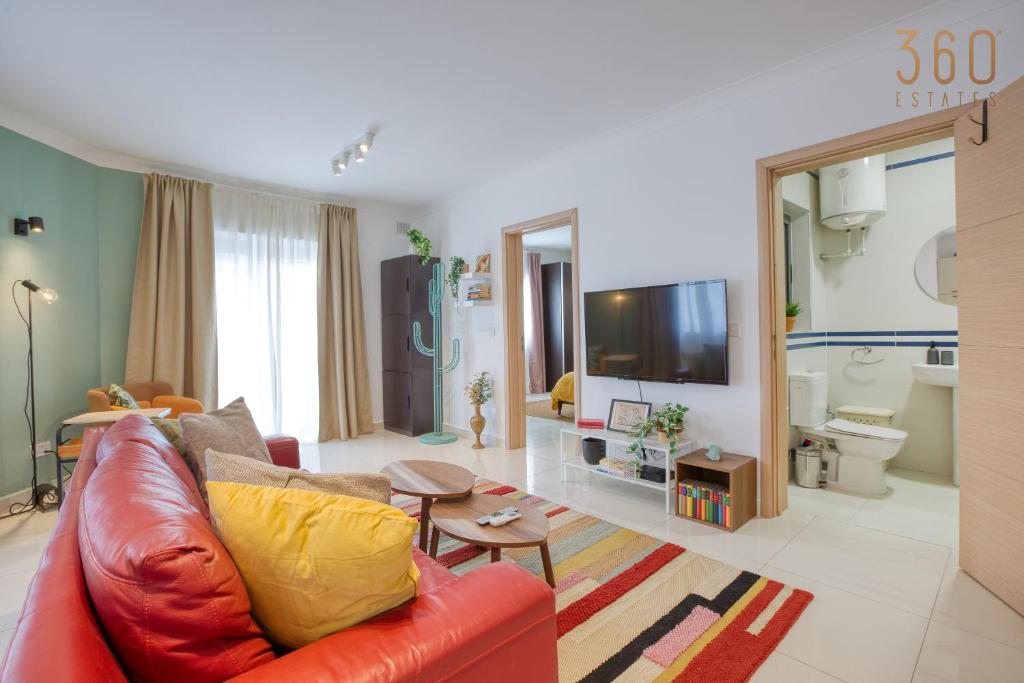 Trendy & Colourful 1BR home w/WIFI in Naxxar by 360 Estates photo 2