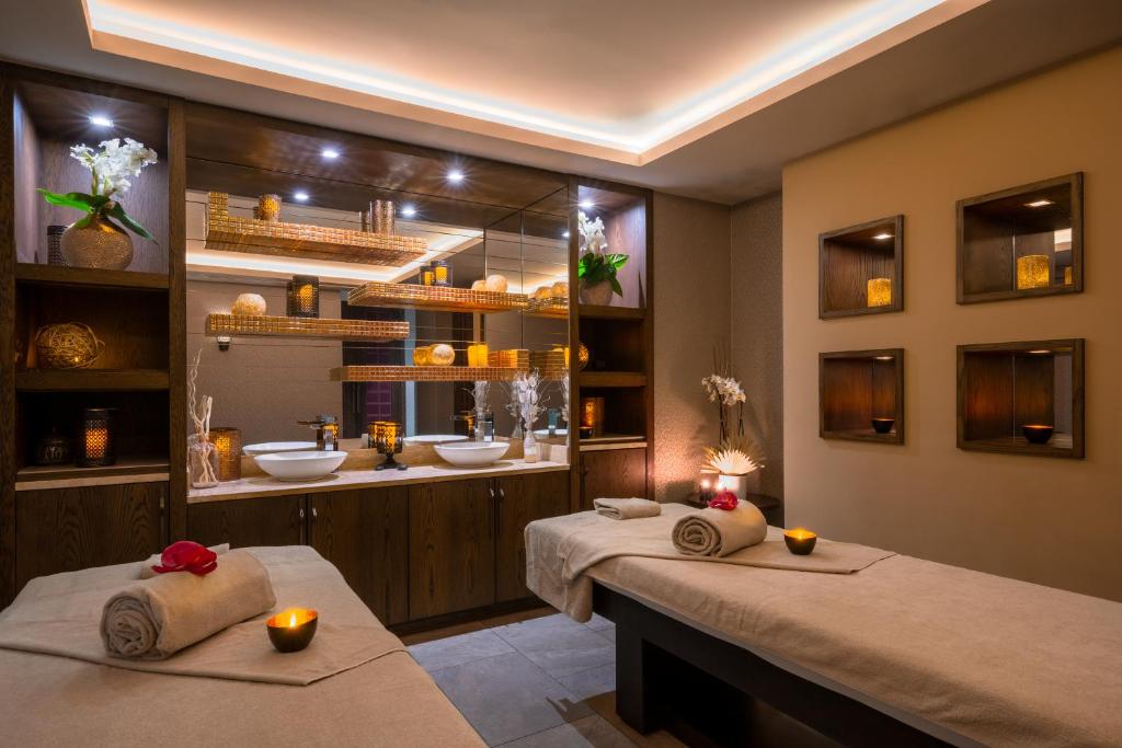 Tiara Miramar Beach Hotel & Spa photo 3