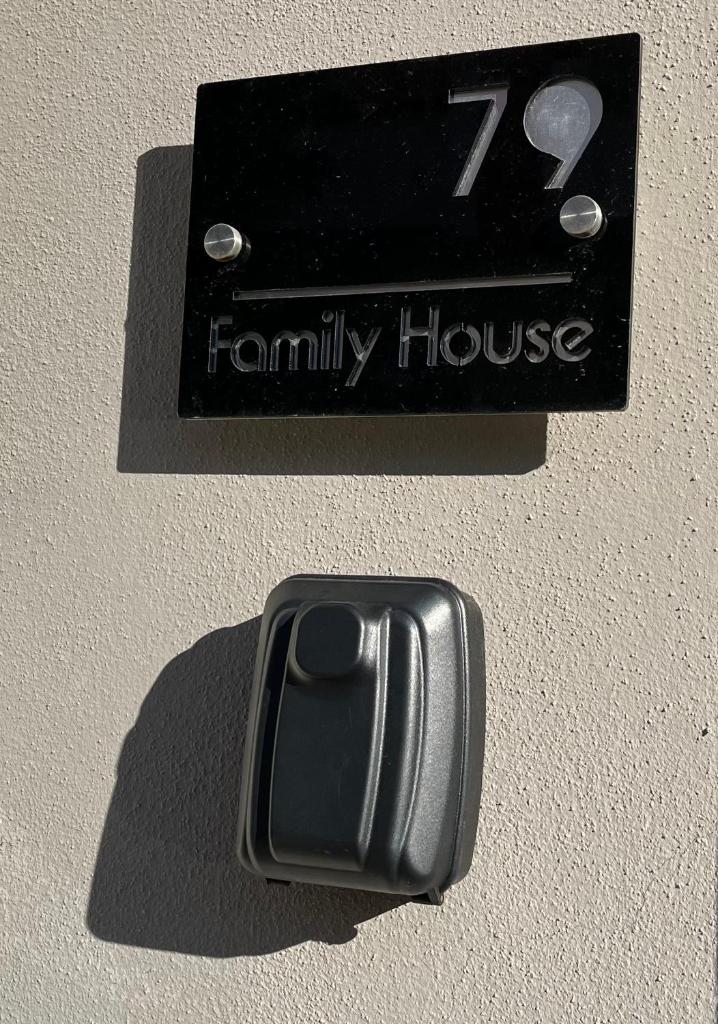 79 Family House, Naples