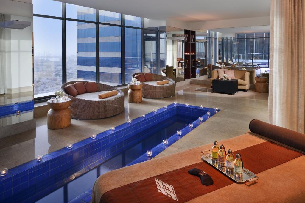 Сьюит (Королевский люкс в пентхаусе), Отель The H Dubai