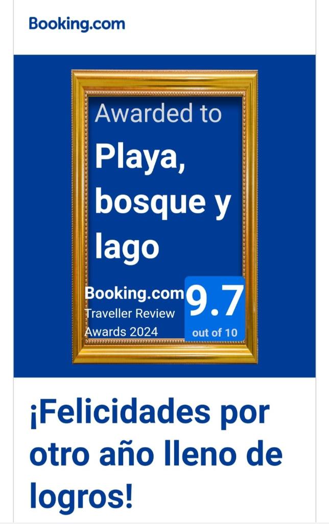 Playa, bosque y lago photo 1